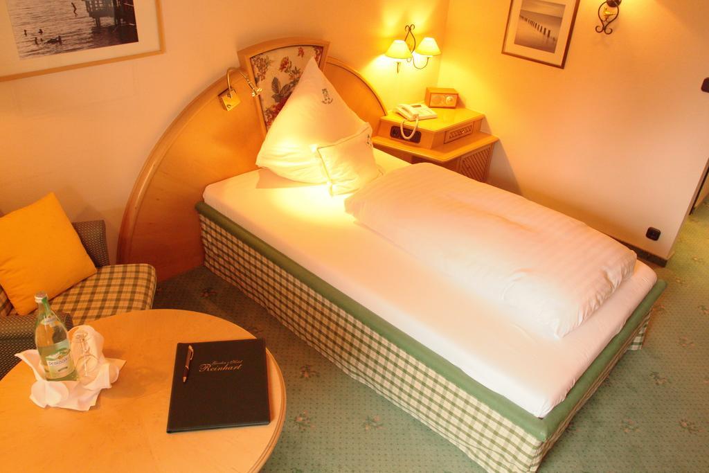 Garden-Hotel Reinhart Prien am Chiemsee Rom bilde
